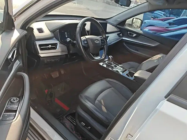 Chery Tiggo 8 — Фото автомобиля 14
