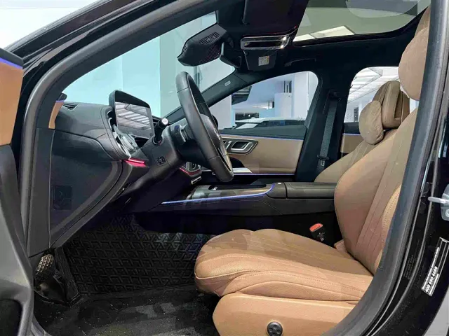 Mercedes-Benz E-Class — Фото автомобиля 12