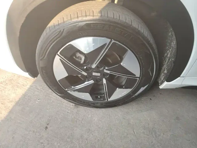 Geely Galaxy E5 — Фото автомобиля 22
