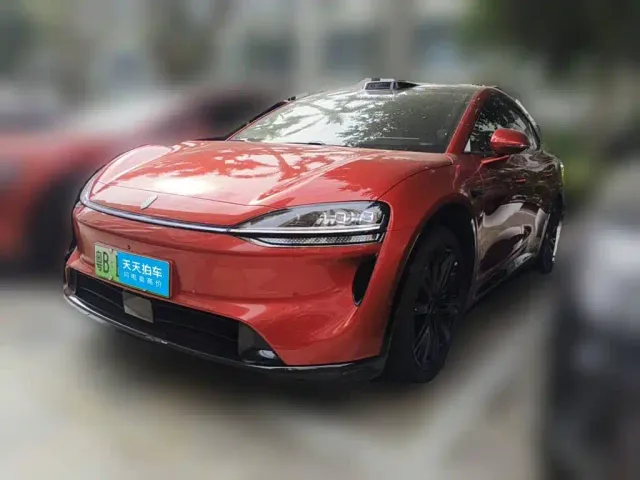 Фотография автомобиля — Luxeed R7