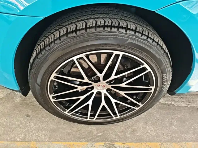 Porsche Macan — Фото автомобиля 22