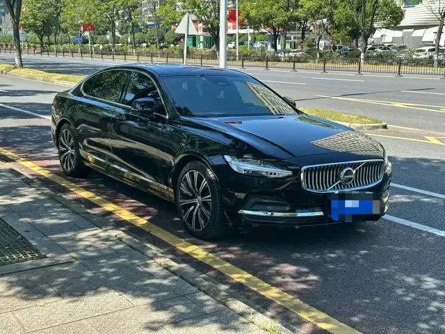 Volvo S90 — Фото автомобиля 3