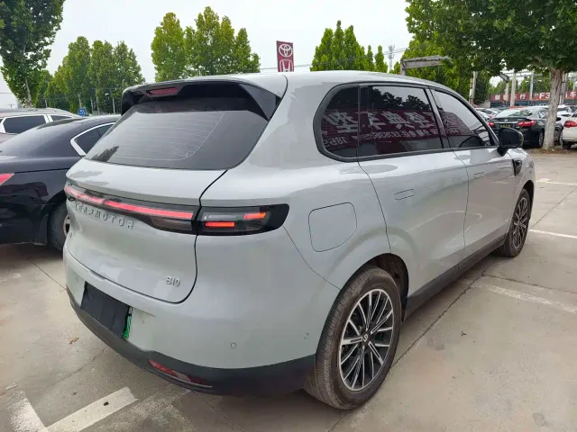 Leapmotor B10 — Фото автомобиля 9