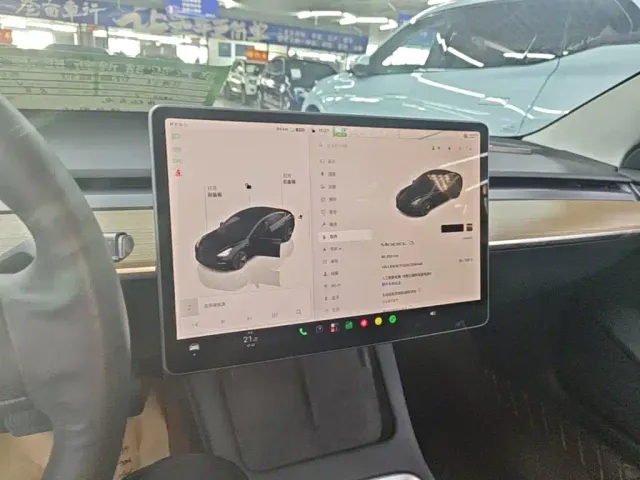 Tesla Model 3 — Фото автомобиля 12