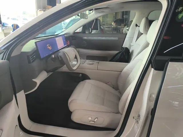 IM Motors LS6 — Фото автомобиля 14