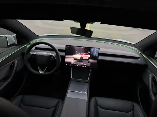 Tesla Model Y — Фото автомобиля 6