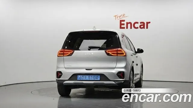 Kia Niro — Фото автомобиля 4