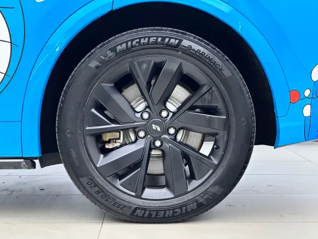 Li Auto L7 — Фото автомобиля 15