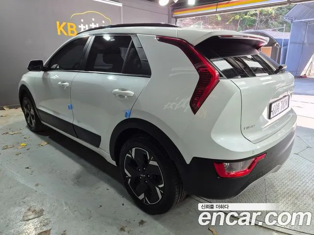 Kia Niro — Фото автомобиля 6