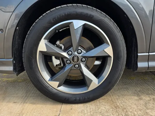 Audi Q3 — Фото автомобиля 10