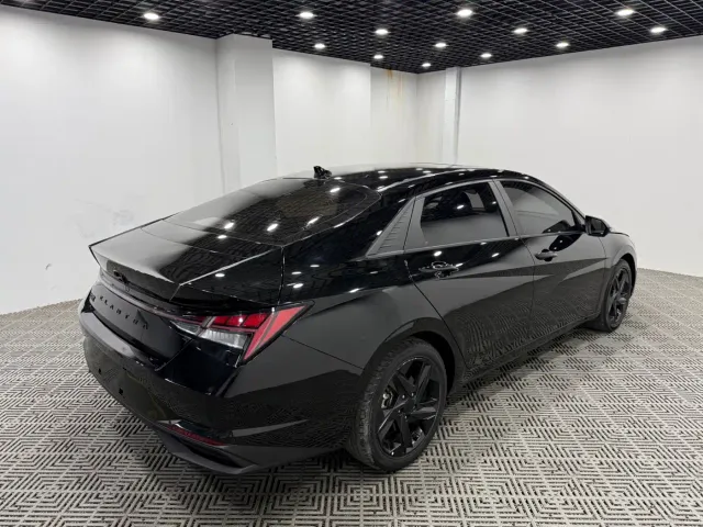 Hyundai Elantra — Фото автомобиля 8