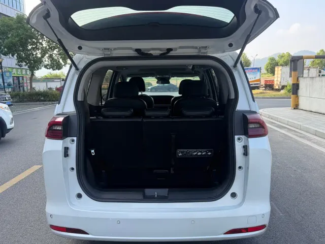 GAC Trumpchi M6 — Фото автомобиля 9