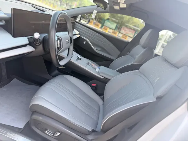 Geely Galaxy E8 — Фото автомобиля 7