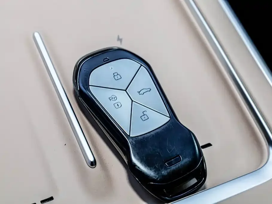 XPeng XPeng G9 2025 Model Long Range Ultra — Фото автомобиля 19