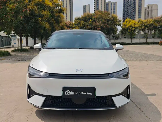 Xpeng P5 — Фото автомобиля 2