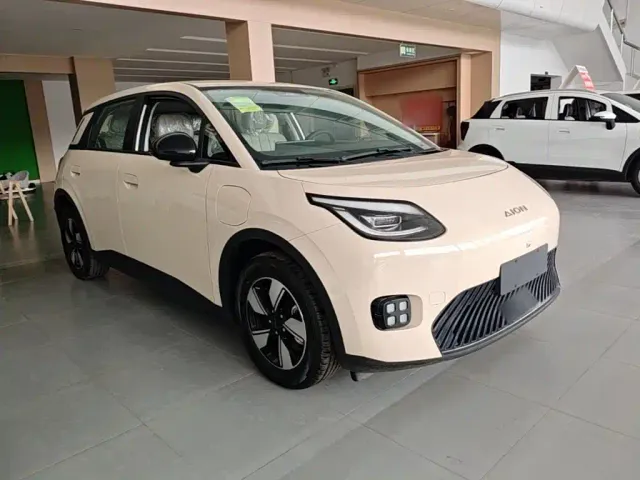 GAC Aion UT — Фото автомобиля 3