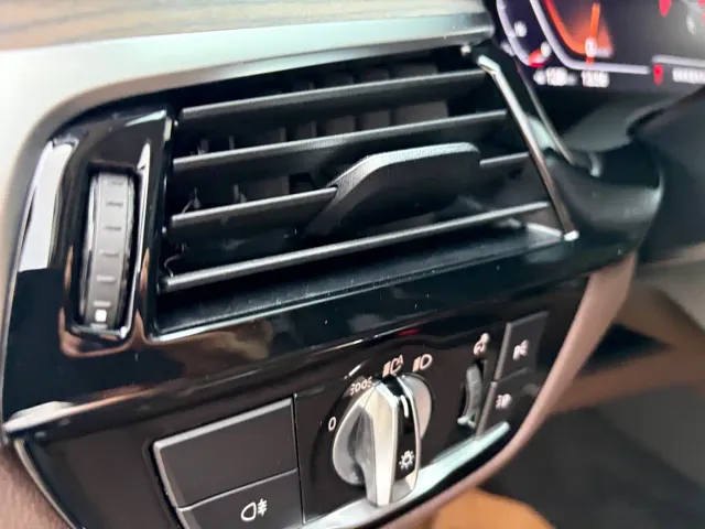 BMW 5 Series — Фото автомобиля 12