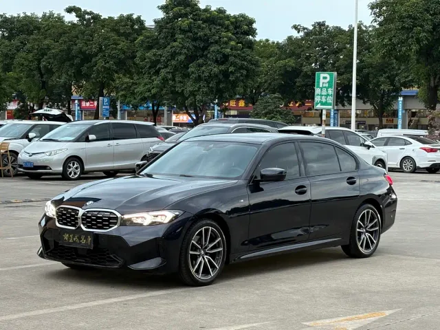 Фотография автомобиля — BMW 3 Series