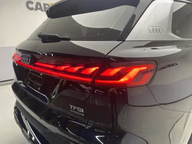 Audi Q6 — Фото автомобиля 10