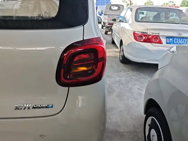 Wuling Hongguang Mini EV — Фото автомобиля 7