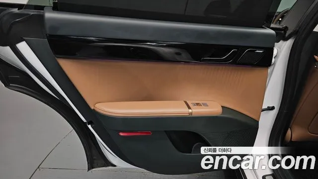 Hyundai Grandeur GN7 — Фото автомобиля 13