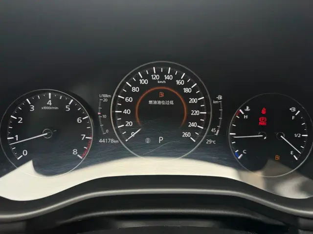 Mazda Axela — Фото автомобиля 14