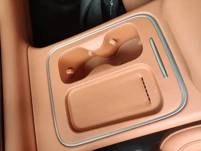 Leapmotor C10 — Фото автомобиля 8