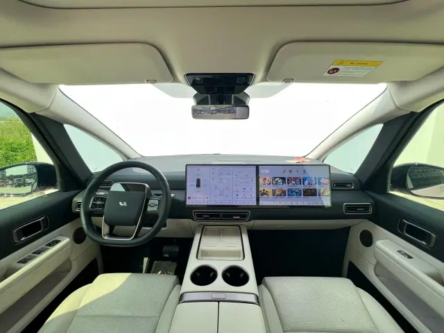Li Auto MEGA — Фото автомобиля 5