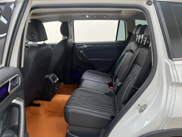 Volkswagen Tiguan L — Фото автомобиля 8