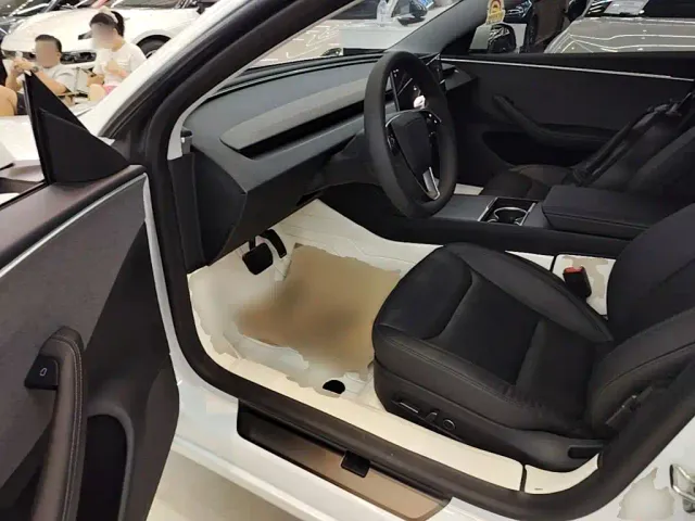 Tesla Model 3 — Фото автомобиля 15