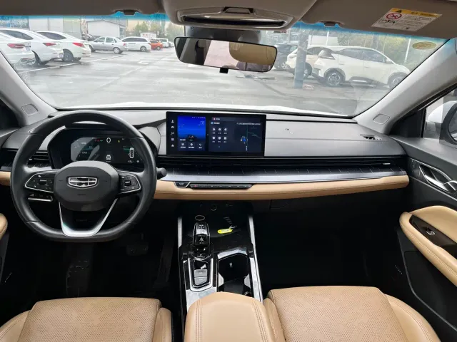 Geely Emgrand L — Фото автомобиля 16