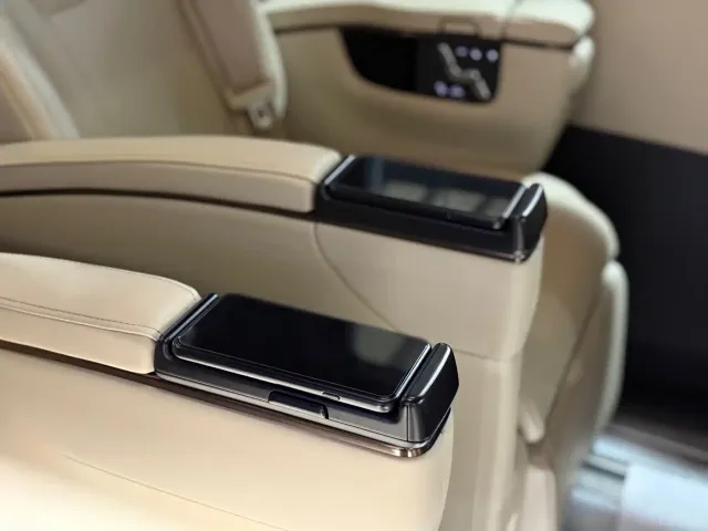 Toyota Alphard — Фото автомобиля 15