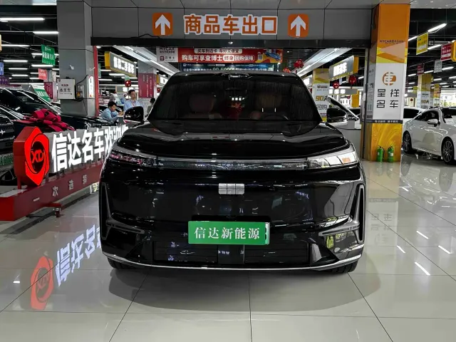 Geely Galaxy Galaxy M9 2025 Base Model — Фото автомобиля 2