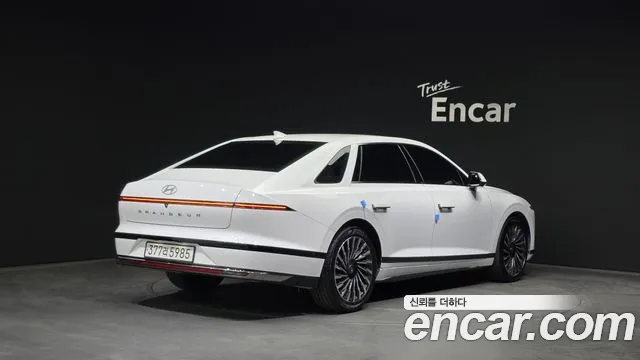 Hyundai Grandeur — Фото автомобиля 2