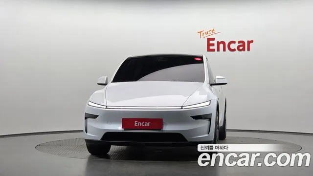 Tesla Model Y — Фото автомобиля 3