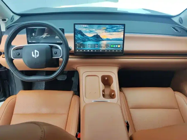 Leapmotor C10 — Фото автомобиля 12