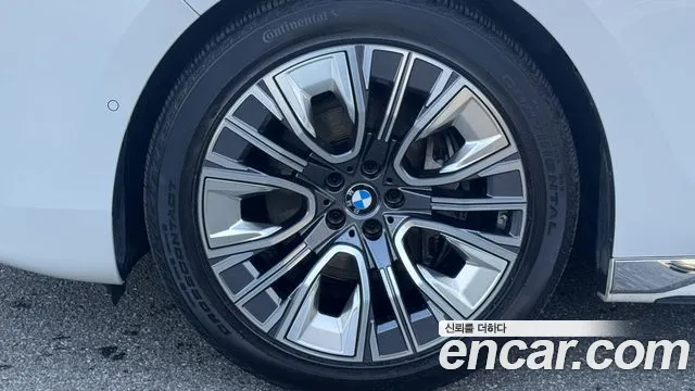BMW 7-Series — Фото автомобиля 5