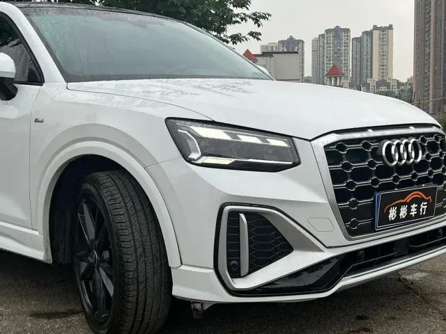 Audi Q2L — Фото автомобиля 2