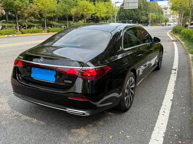 Mercedes-Benz E-Class — Фото автомобиля 16