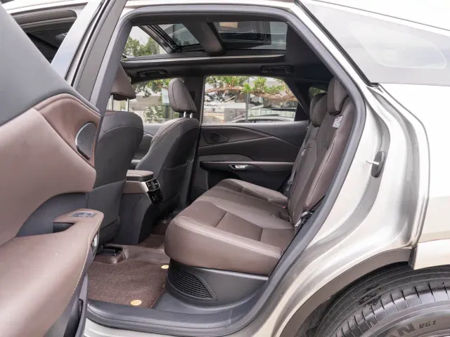 Lexus RX — Фото автомобиля 10