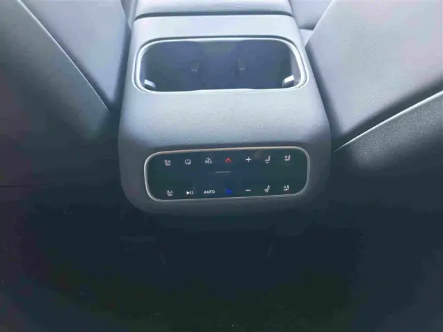 Leapmotor C16 — Фото автомобиля 14