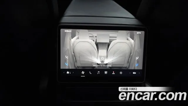 Tesla Model Y — Фото автомобиля 20