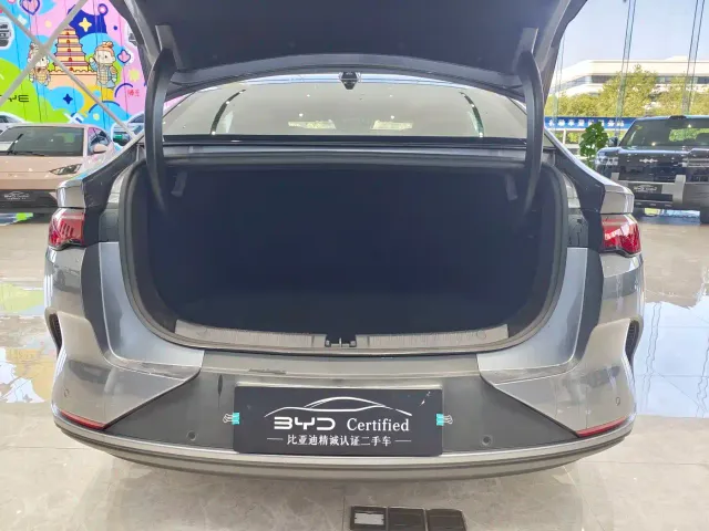 BYD Qin L — Фото автомобиля 15