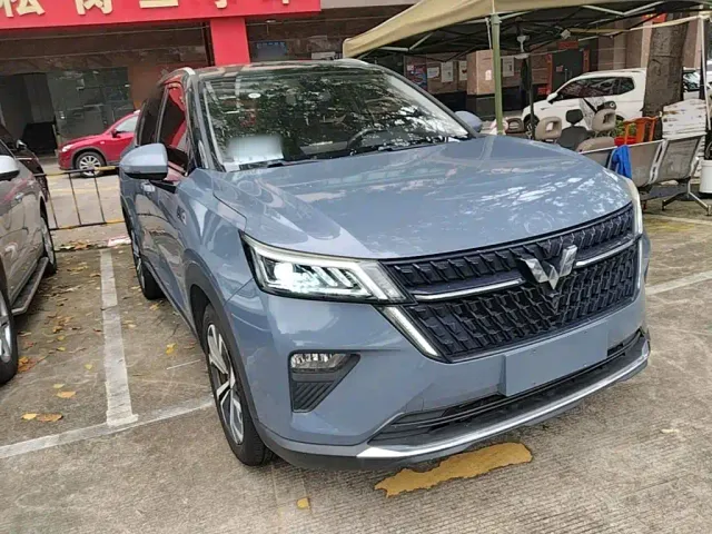 Wuling Asta — Фото автомобиля 3