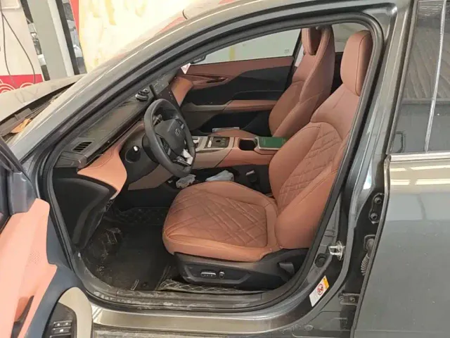 Changan Qiyuan A05 — Фото автомобиля 14