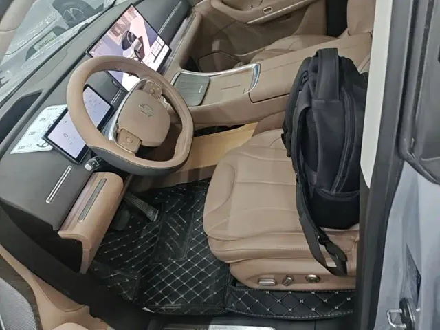 Leapmotor C11 — Фото автомобиля 14