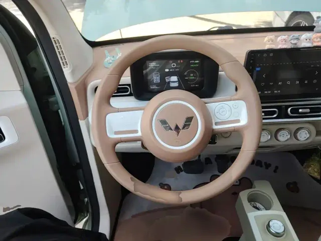 Wuling Hongguang Mini EV — Фото автомобиля 10