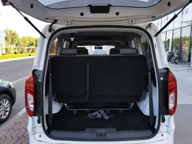 Wuling Hongguang — Фото автомобиля 17