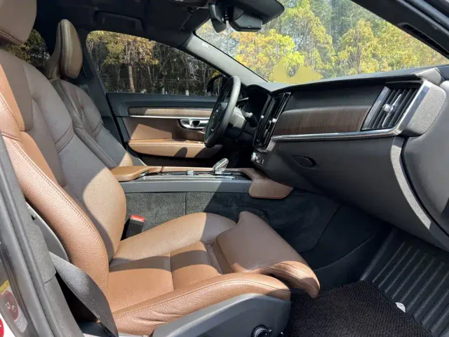 Volvo S90 — Фото автомобиля 14