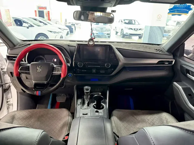 Toyota Crown Kluger — Фото автомобиля 5